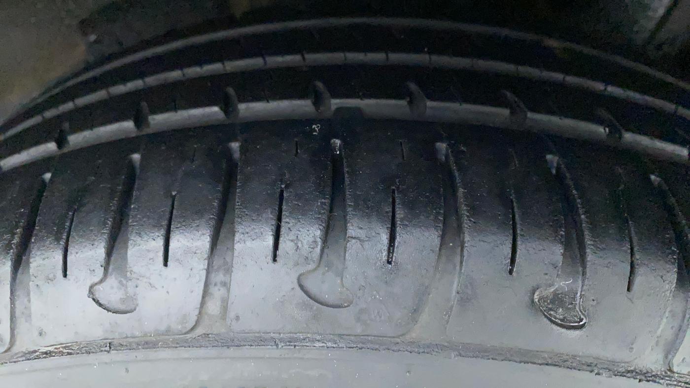 2018 Hyundai Grand i10 MAGNA AT 1.2 KAPPA VTVT, Petrol, Automatic, 18,087 km, Left Rear Tyre Tread