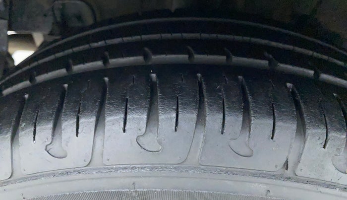 2018 Hyundai Grand i10 MAGNA AT 1.2 KAPPA VTVT, Petrol, Automatic, 18,087 km, Right Rear Tyre Tread