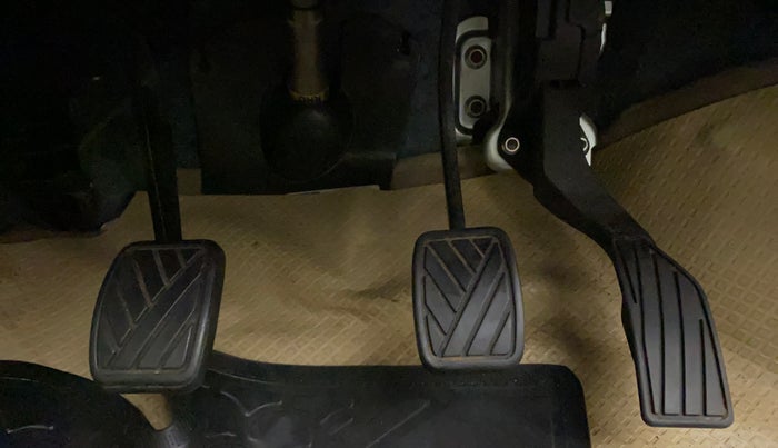 2016 Maruti Swift Dzire VXI (O), Petrol, Manual, 61,308 km, Pedals