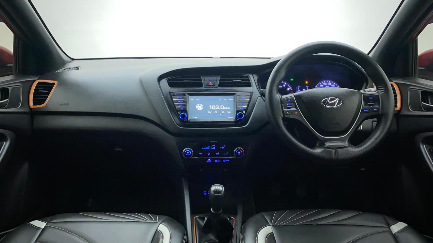 2017 Hyundai Elite i20 ASTA 1.2 DUAL TONE, Petrol, Manual, 22,050 km, Dashboard