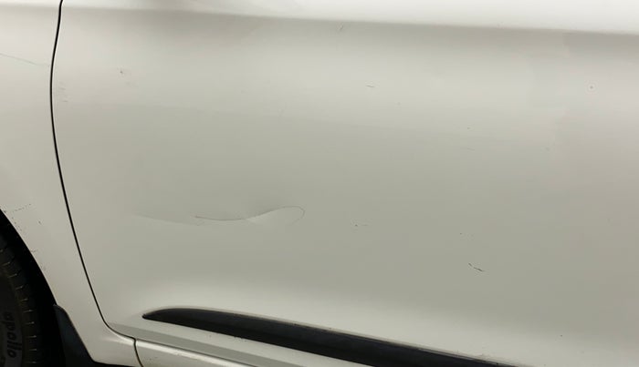 2015 Hyundai Elite i20 ASTA 1.4 CRDI (O), Diesel, Manual, 91,861 km, Front passenger door - Slightly dented