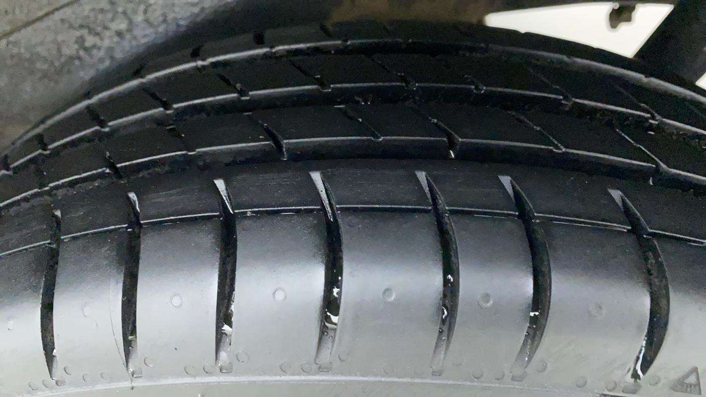 2017 Maruti Wagon R 1.0 VXI AMT, Petrol, Automatic, 86,298 km, Left Rear Tyre Tread