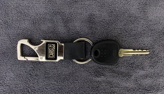 2011 Hyundai Sonata 2.4 GDI MT, Petrol, Manual, 74,795 km, Key Close Up