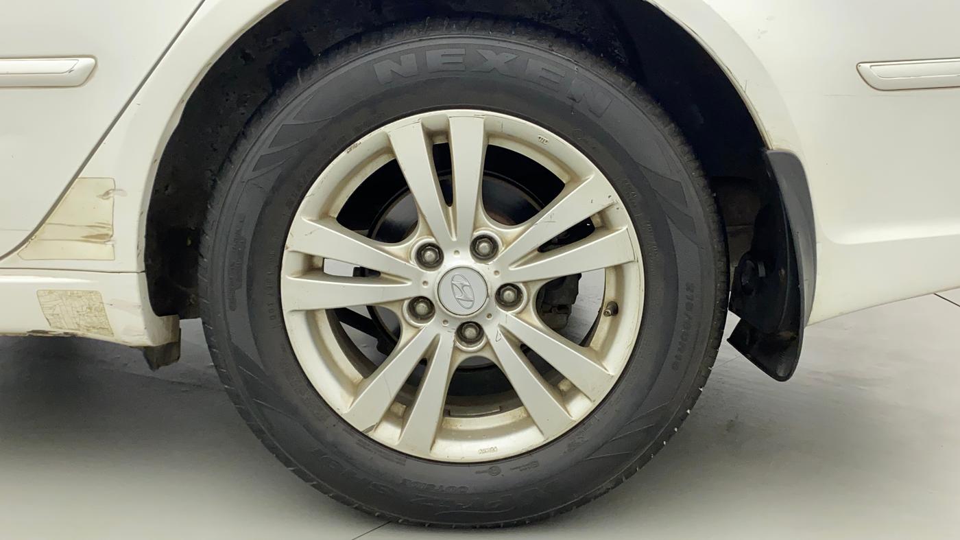 2011 Hyundai Sonata 2.4 GDI MT, Petrol, Manual, 74,795 km, Left Rear Wheel