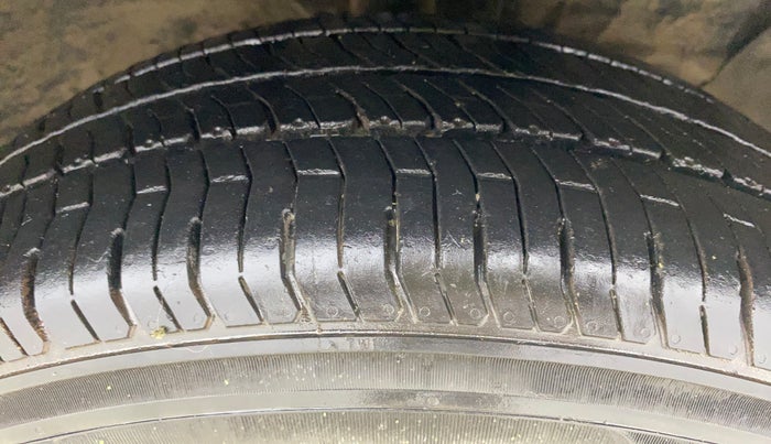 2017 Hyundai Creta SX PLUS 1.6 PETROL, Petrol, Manual, 70,478 km, Right Front Tyre Tread