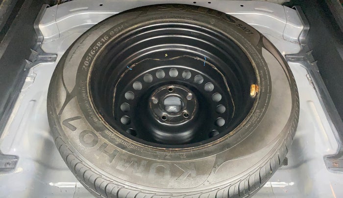 2017 Hyundai Creta SX PLUS 1.6 PETROL, Petrol, Manual, 70,478 km, Spare Tyre