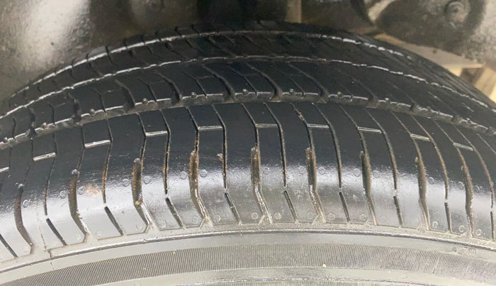 2017 Hyundai Creta SX PLUS 1.6 PETROL, Petrol, Manual, 70,478 km, Left Rear Tyre Tread