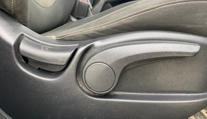 2017 Hyundai Creta SX PLUS 1.6 PETROL, Petrol, Manual, 70,478 km, Driver Side Adjustment Panel