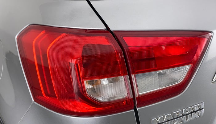 2016 Maruti Vitara Brezza ZDI, Diesel, Manual, 91,429 km, Left tail light - Minor damage