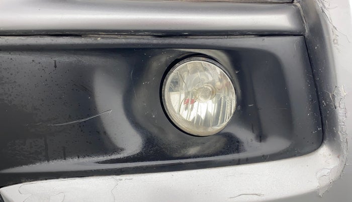 2016 Maruti Vitara Brezza ZDI, Diesel, Manual, 91,429 km, Left fog light - Minor damage