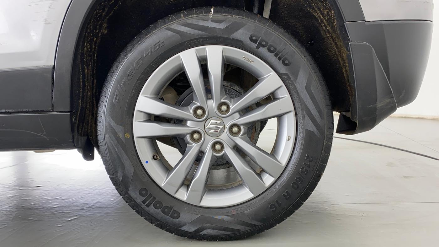 2016 Maruti Vitara Brezza ZDI, Diesel, Manual, 91,429 km, Left Rear Wheel