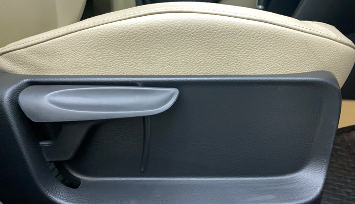 2020 Volkswagen Vento HIGHLINE PLUS 1.0L TSI AT, Petrol, Automatic, 38,605 km, Driver Side Adjustment Panel