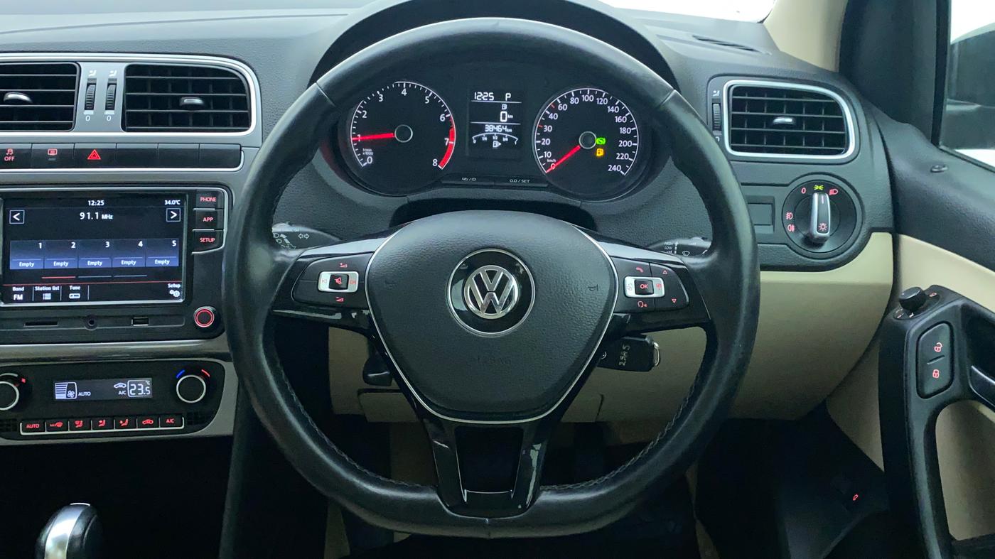 2020 Volkswagen Vento HIGHLINE PLUS 1.0L TSI AT, Petrol, Automatic, 38,605 km, Steering Wheel Close Up