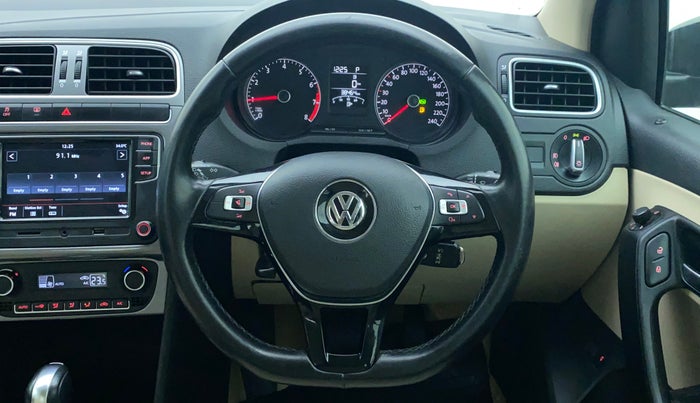 2020 Volkswagen Vento HIGHLINE PLUS 1.0L TSI AT, Petrol, Automatic, 38,605 km, Steering Wheel Close Up