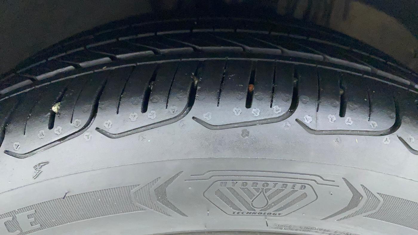 2020 Volkswagen Vento HIGHLINE PLUS 1.0L TSI AT, Petrol, Automatic, 38,605 km, Left Front Tyre Tread