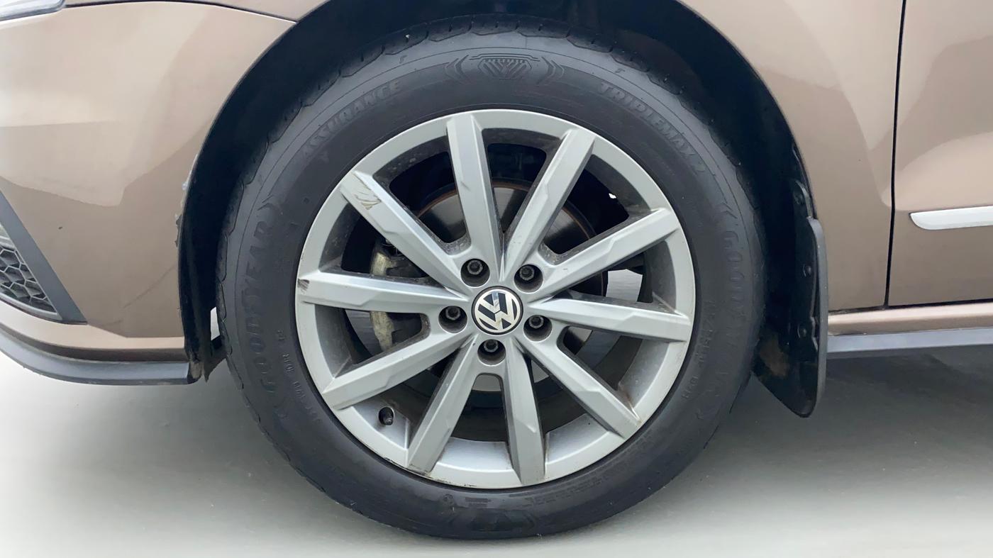 2020 Volkswagen Vento HIGHLINE PLUS 1.0L TSI AT, Petrol, Automatic, 38,605 km, Left Front Wheel