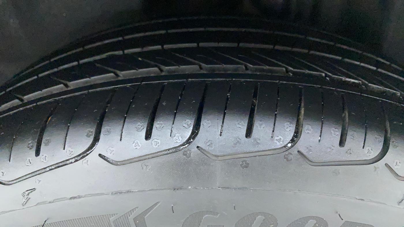 2020 Volkswagen Vento HIGHLINE PLUS 1.0L TSI AT, Petrol, Automatic, 38,605 km, Left Rear Tyre Tread