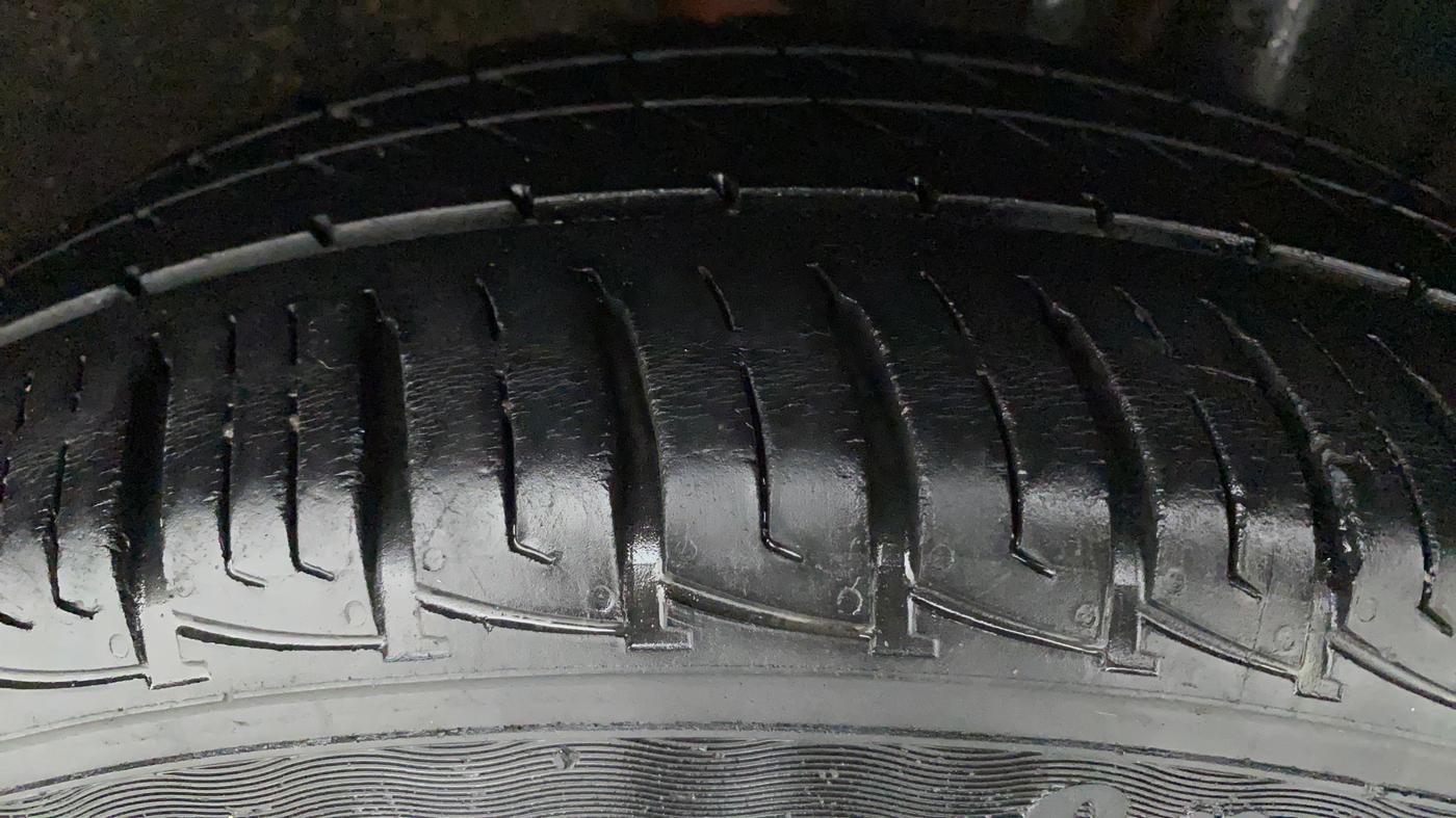 2018 Maruti Vitara Brezza VDI, Diesel, Manual, 42,252 km, Left Rear Tyre Tread