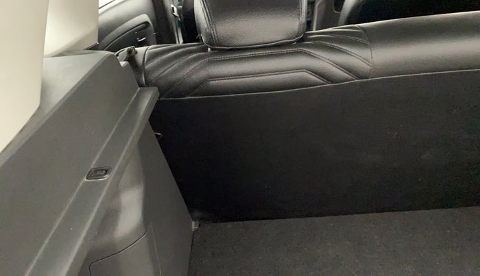 2018 Maruti Vitara Brezza VDI, Diesel, Manual, 42,252 km, Dicky (Boot door) - Parcel tray missing