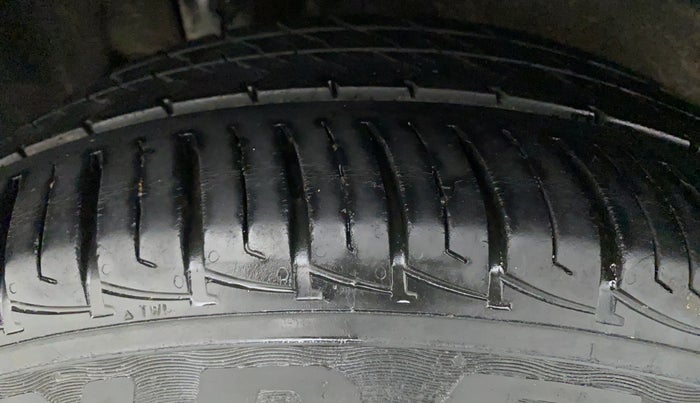 2018 Maruti Vitara Brezza VDI, Diesel, Manual, 42,252 km, Right Rear Tyre Tread