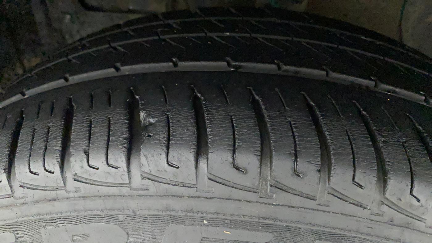 2018 Maruti Vitara Brezza VDI, Diesel, Manual, 42,252 km, Left Front Tyre Tread