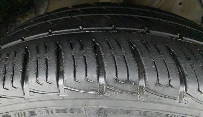 2018 Maruti Vitara Brezza VDI, Diesel, Manual, 42,252 km, Right Front Tyre Tread