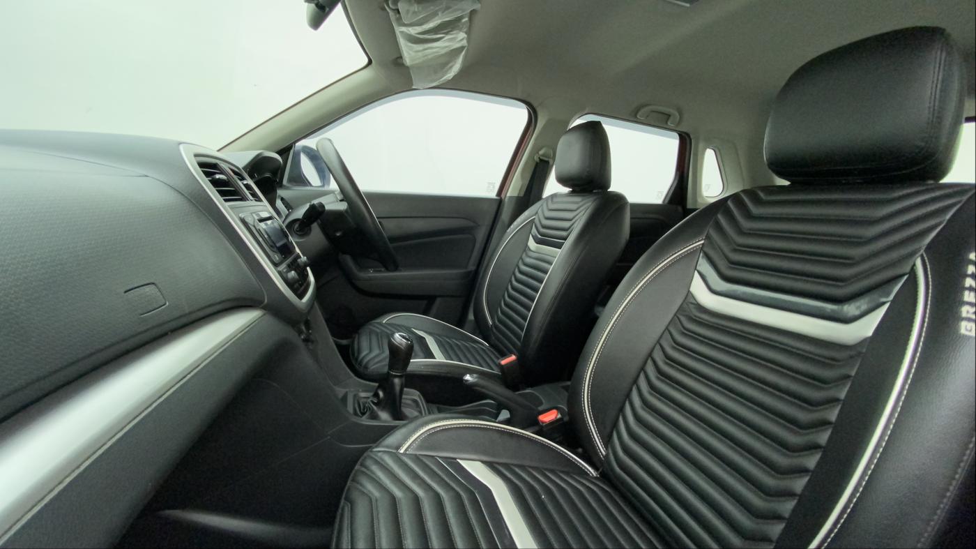 2018 Maruti Vitara Brezza VDI, Diesel, Manual, 42,252 km, Right Side Front Door Cabin