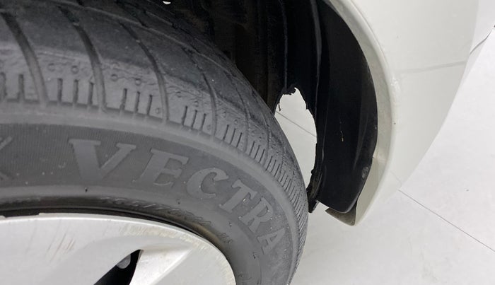 2017 Maruti Celerio VXI, CNG, Manual, 84,901 km, Right fender - Lining loose