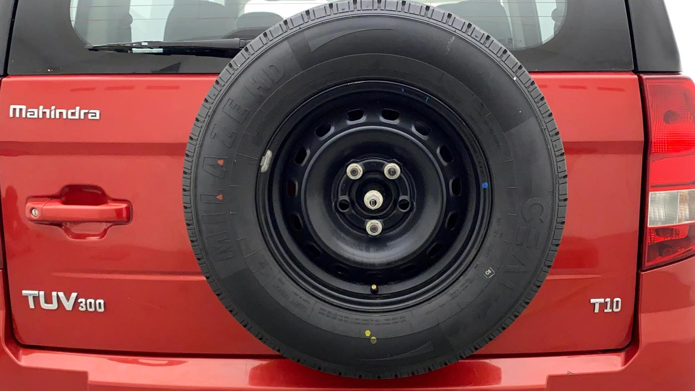 2018 Mahindra TUV300 T10, Diesel, Manual, 50,162 km, Spare Tyre