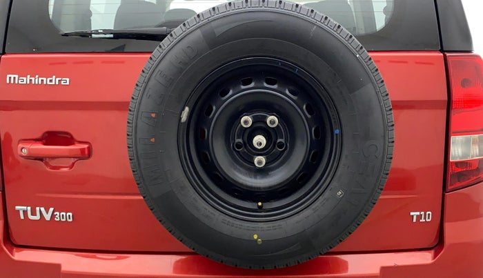 2018 Mahindra TUV300 T10, Diesel, Manual, 50,162 km, Spare Tyre