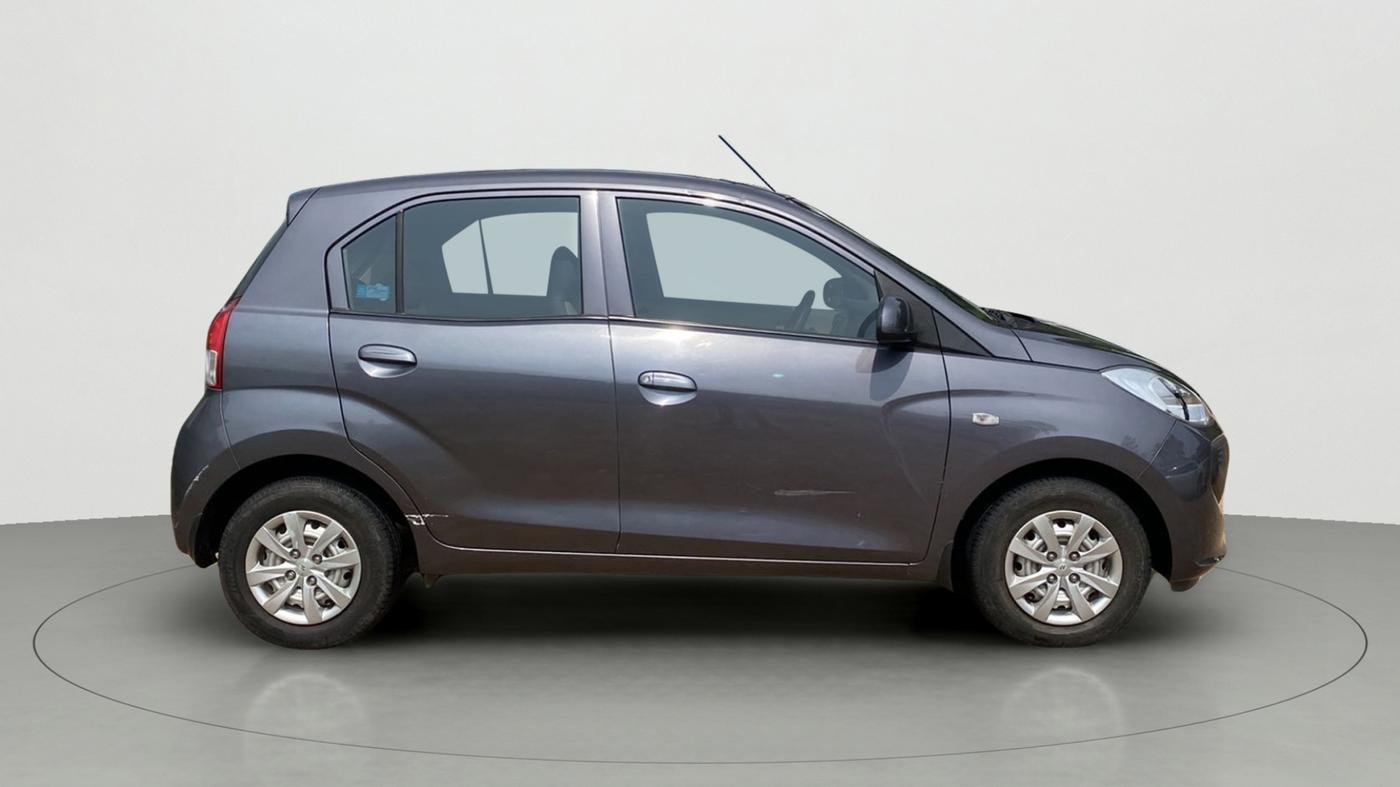 2018 Hyundai NEW SANTRO MAGNA, Petrol, Manual, 17,570 km, Right Side View