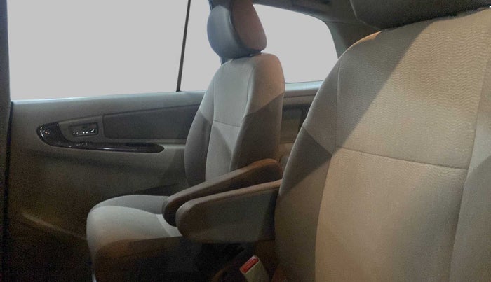 2013 Toyota Innova 2.5 VX 7 STR, Diesel, Manual, 67,912 km, Right Side Rear Door Cabin