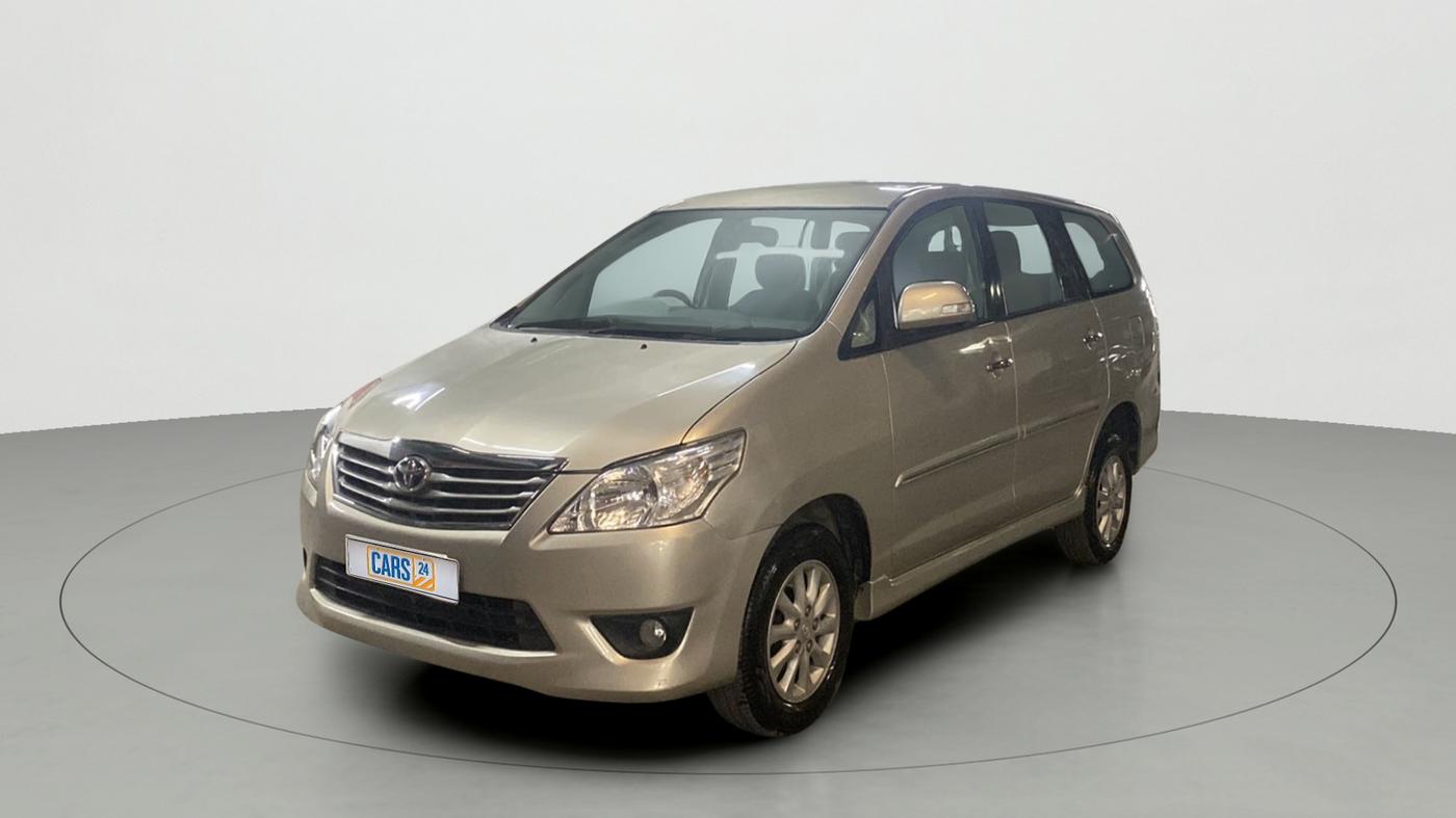 2013 Toyota Innova 2.5 VX 7 STR, Diesel, Manual, 67,912 km, Left Front Diagonal