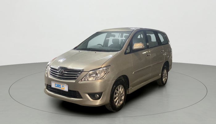 2013 Toyota Innova 2.5 VX 7 STR, Diesel, Manual, 67,912 km, Left Front Diagonal