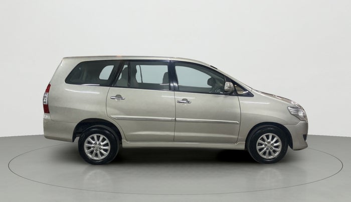 2013 Toyota Innova 2.5 VX 7 STR, Diesel, Manual, 67,912 km, Right Side View