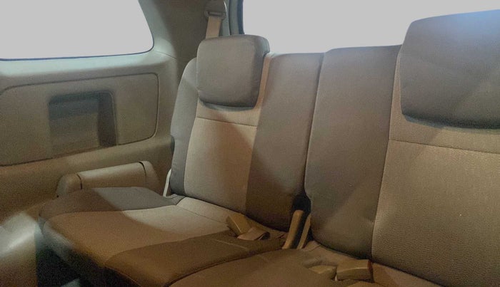 2013 Toyota Innova 2.5 VX 7 STR, Diesel, Manual, 67,912 km, Third Seat Row ( optional )