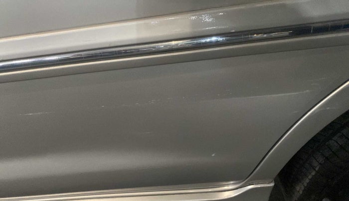 2013 Toyota Innova 2.5 VX 7 STR, Diesel, Manual, 67,912 km, Rear left door - Slightly dented