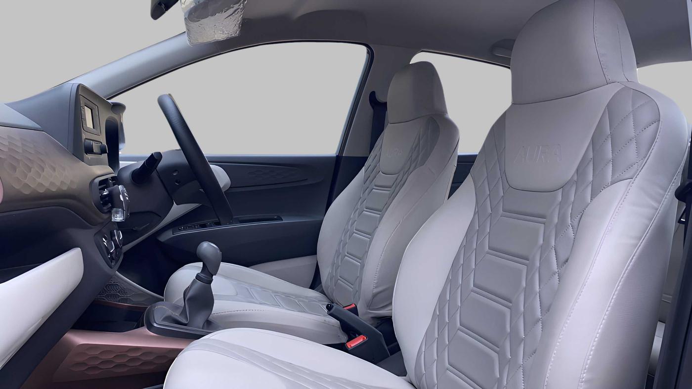 2022 Hyundai AURA S 1.2 CNG, CNG, Manual, 4,790 km, Right Side Front Door Cabin