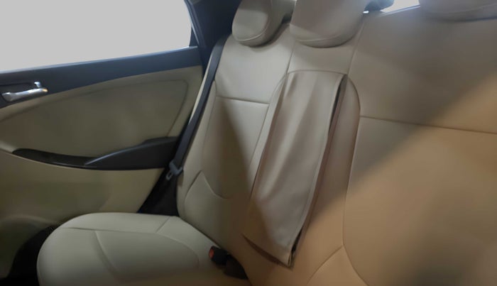2011 Hyundai Verna FLUIDIC 1.6 VTVT SX, Petrol, Manual, 48,242 km, Right Side Rear Door Cabin