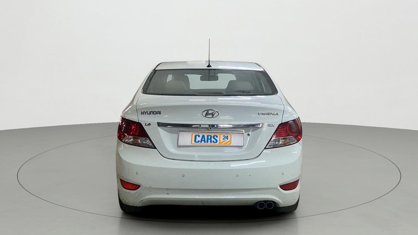 2011 Hyundai Verna FLUIDIC 1.6 VTVT SX, Petrol, Manual, 48,242 km, Back/Rear