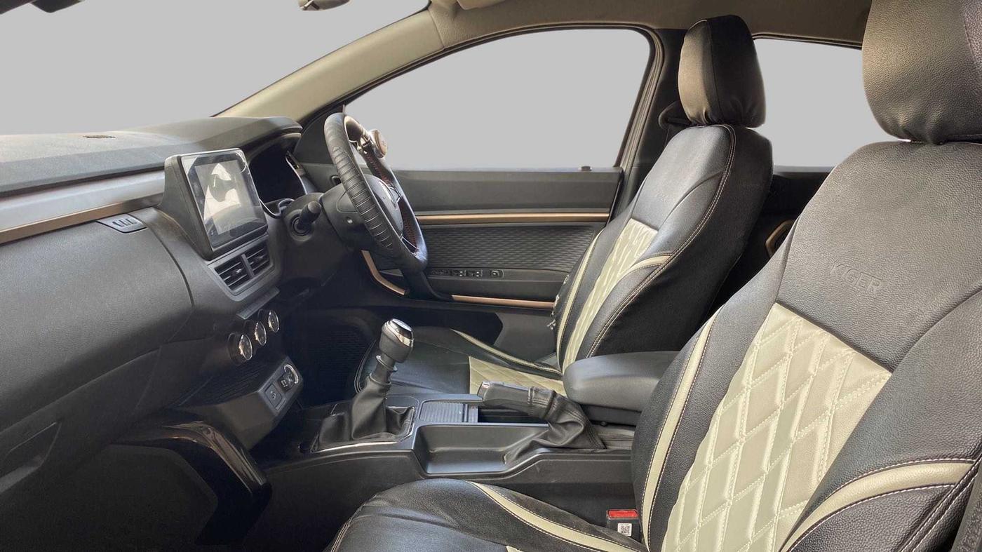 2021 Renault Kiger RXT MT, CNG, Manual, 32,626 km, Right Side Front Door Cabin