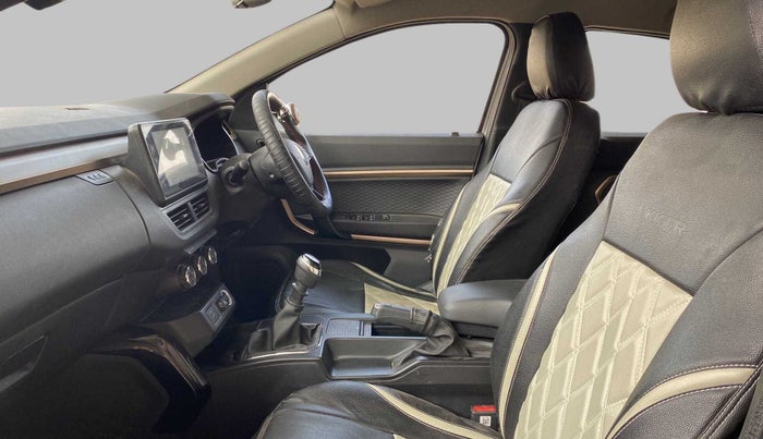 2021 Renault Kiger RXT MT, CNG, Manual, 32,626 km, Right Side Front Door Cabin