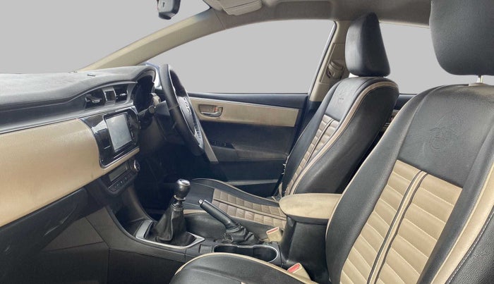 2014 Toyota Corolla Altis G DIESEL, Diesel, Manual, 98,127 km, Right Side Front Door Cabin