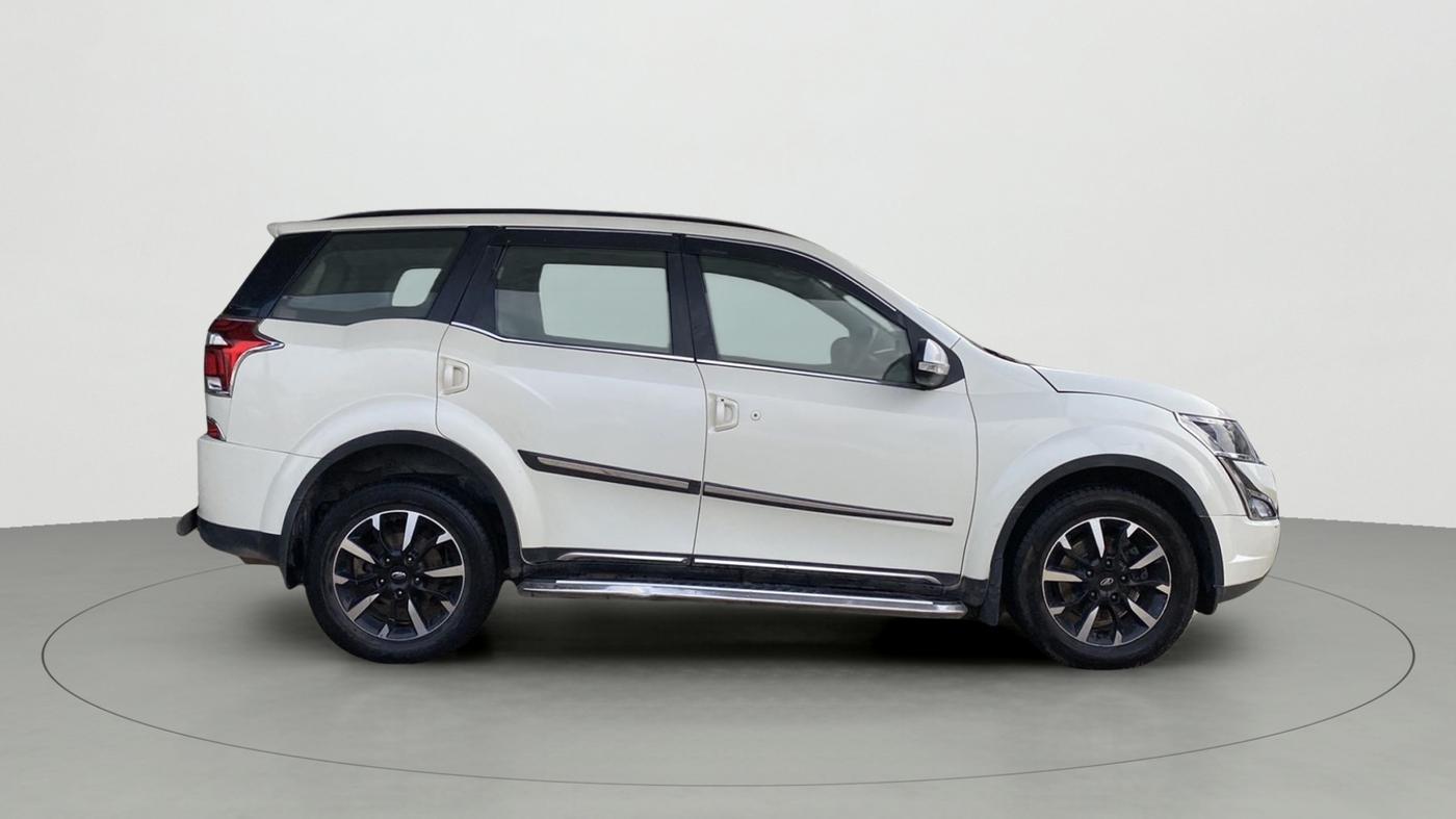 2019 Mahindra XUV500 W11(O), Diesel, Manual, 54,883 km, Right Side View