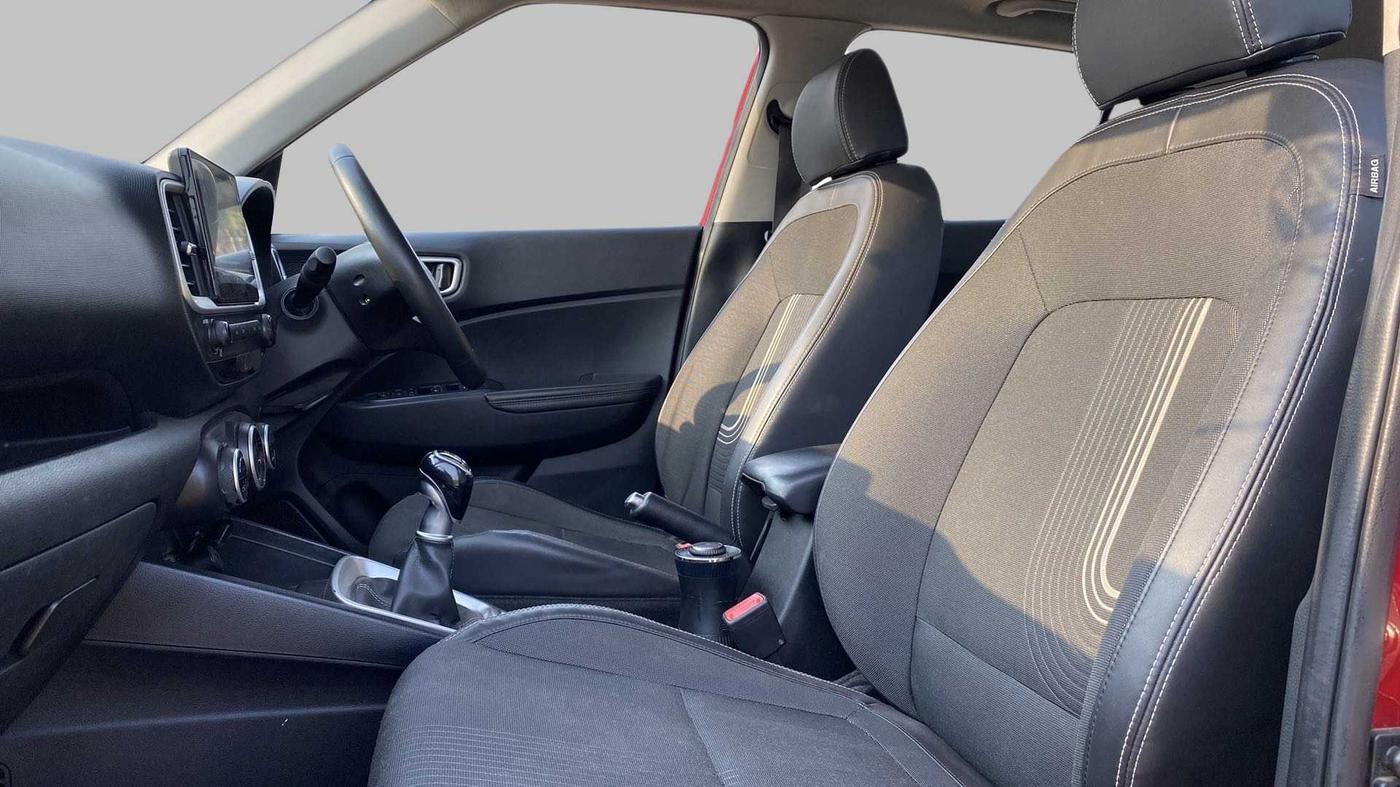 2019 Hyundai VENUE SX(O) 1.4 CRDI, Diesel, Manual, 80,147 km, Right Side Front Door Cabin