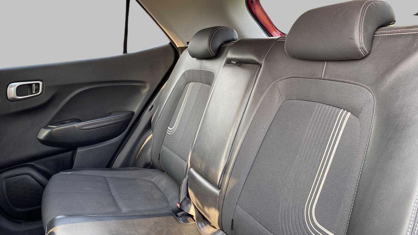 2019 Hyundai VENUE SX(O) 1.4 CRDI, Diesel, Manual, 80,147 km, Right Side Rear Door Cabin