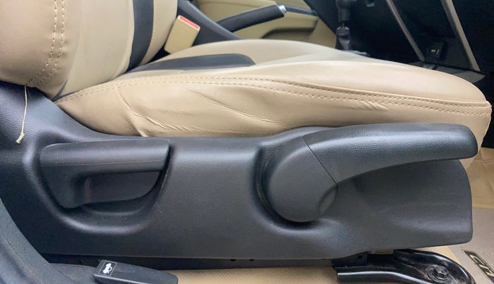 2018 Honda City 1.5L I-VTEC V MT, Petrol, Manual, 1,07,627 km, Driver Side Adjustment Panel