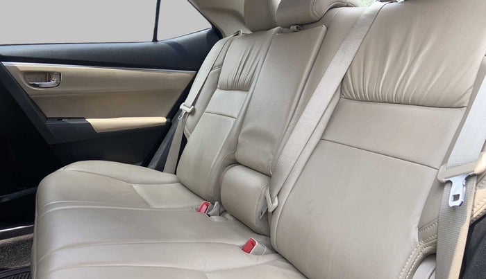 2015 Toyota Corolla Altis G CVT PETROL, Petrol, Automatic, 58,293 km, Right Side Rear Door Cabin