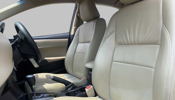 2015 Toyota Corolla Altis G CVT PETROL, Petrol, Automatic, 58,293 km, Right Side Front Door Cabin