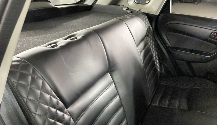 2021 Maruti Vitara Brezza VXI, Petrol, Manual, 8,642 km, Second-row right seat - Headrest missing